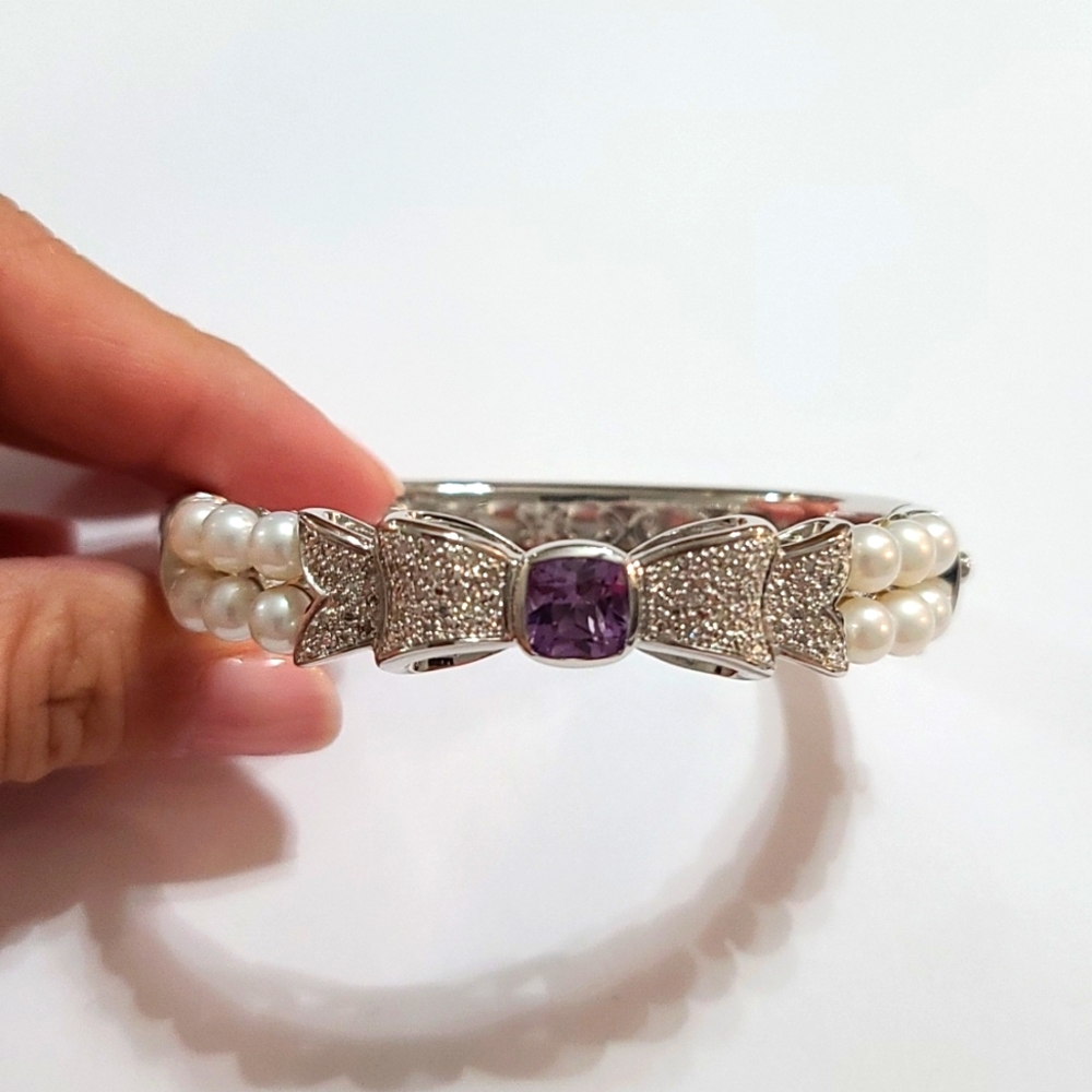 Like New - Amethyst and Pearl bow bangle